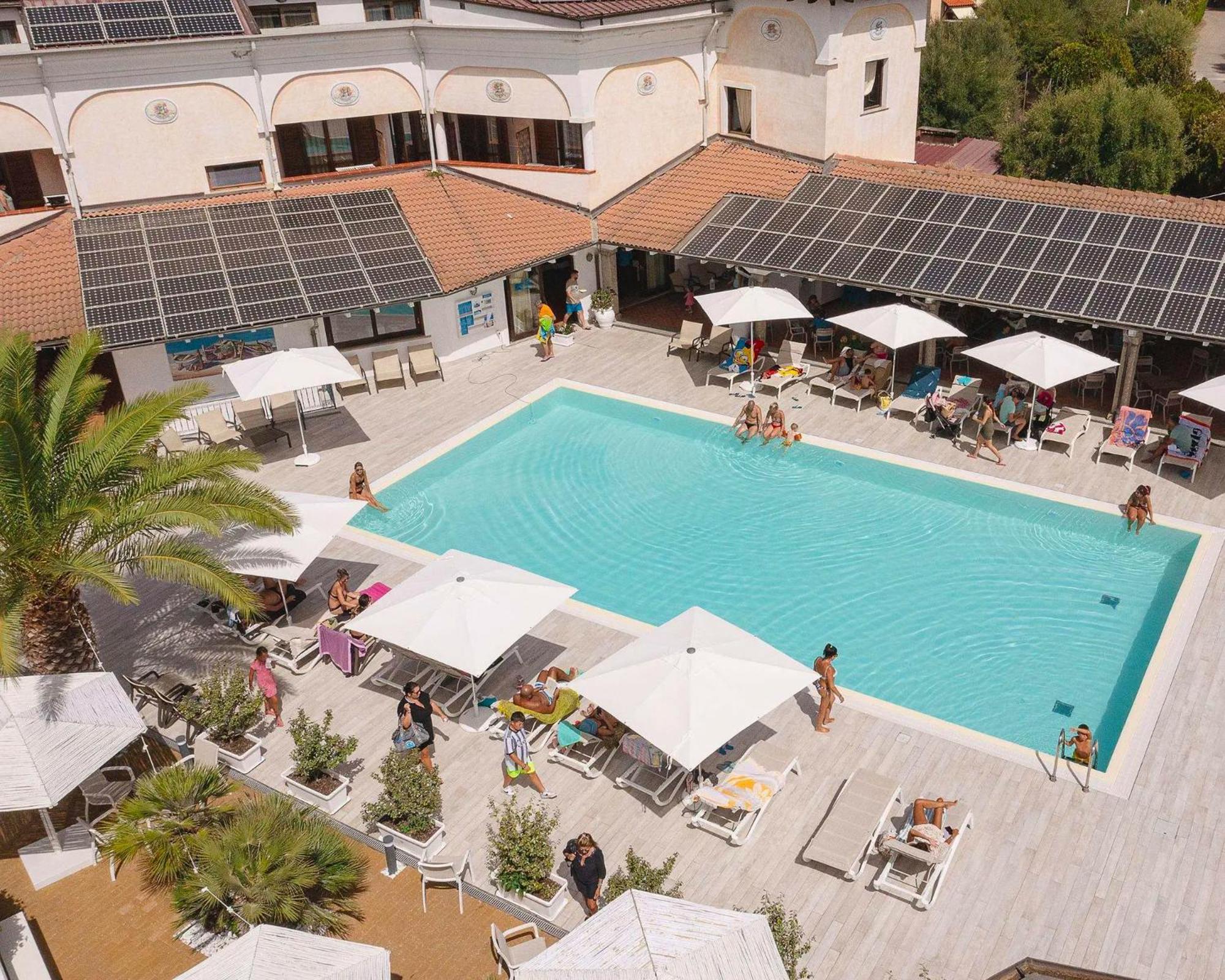 Отель Zeta Club San Teodoro Le Rose Экстерьер фото