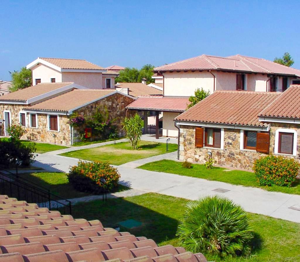 Отель Zeta Club San Teodoro Le Rose Экстерьер фото